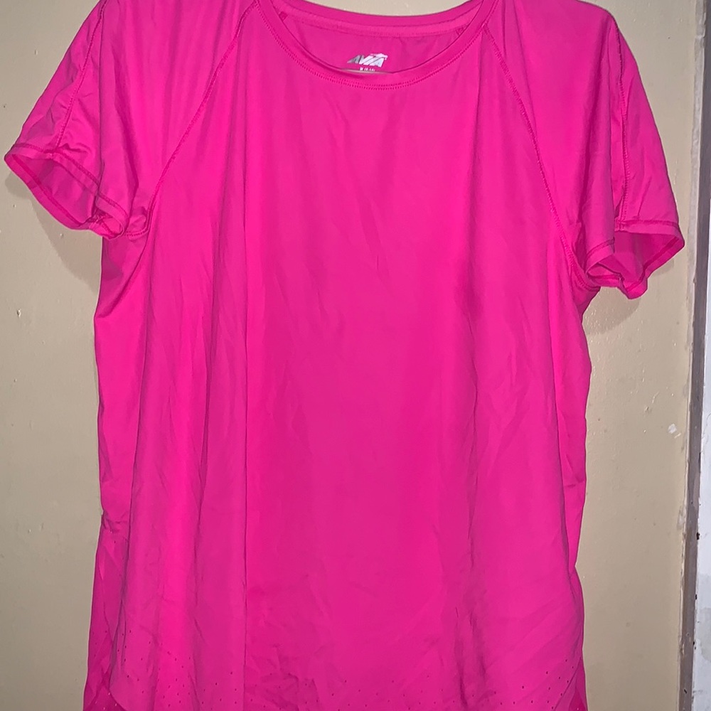 Avía workout pink shirt